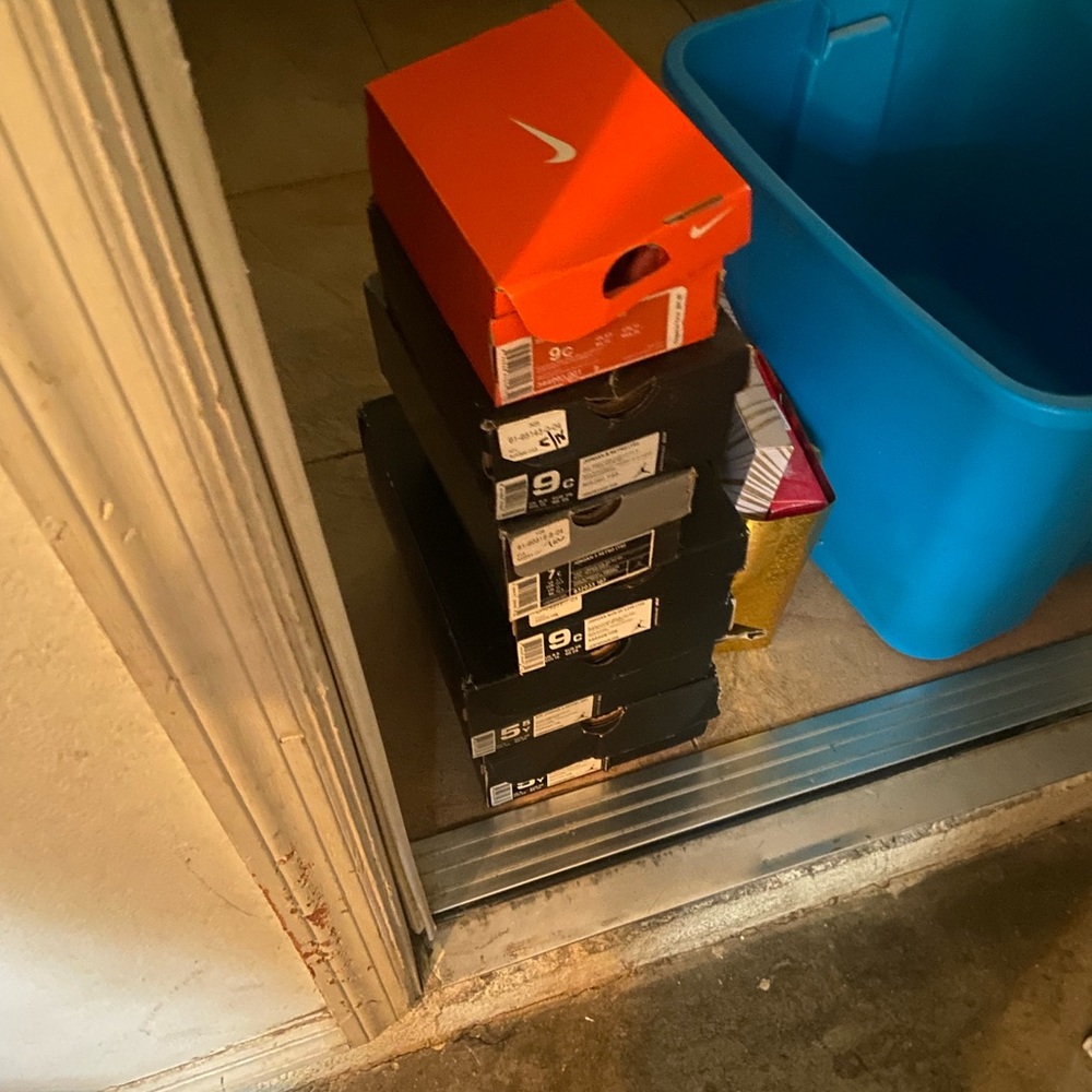 Kid shoes diff sizes girls and boys